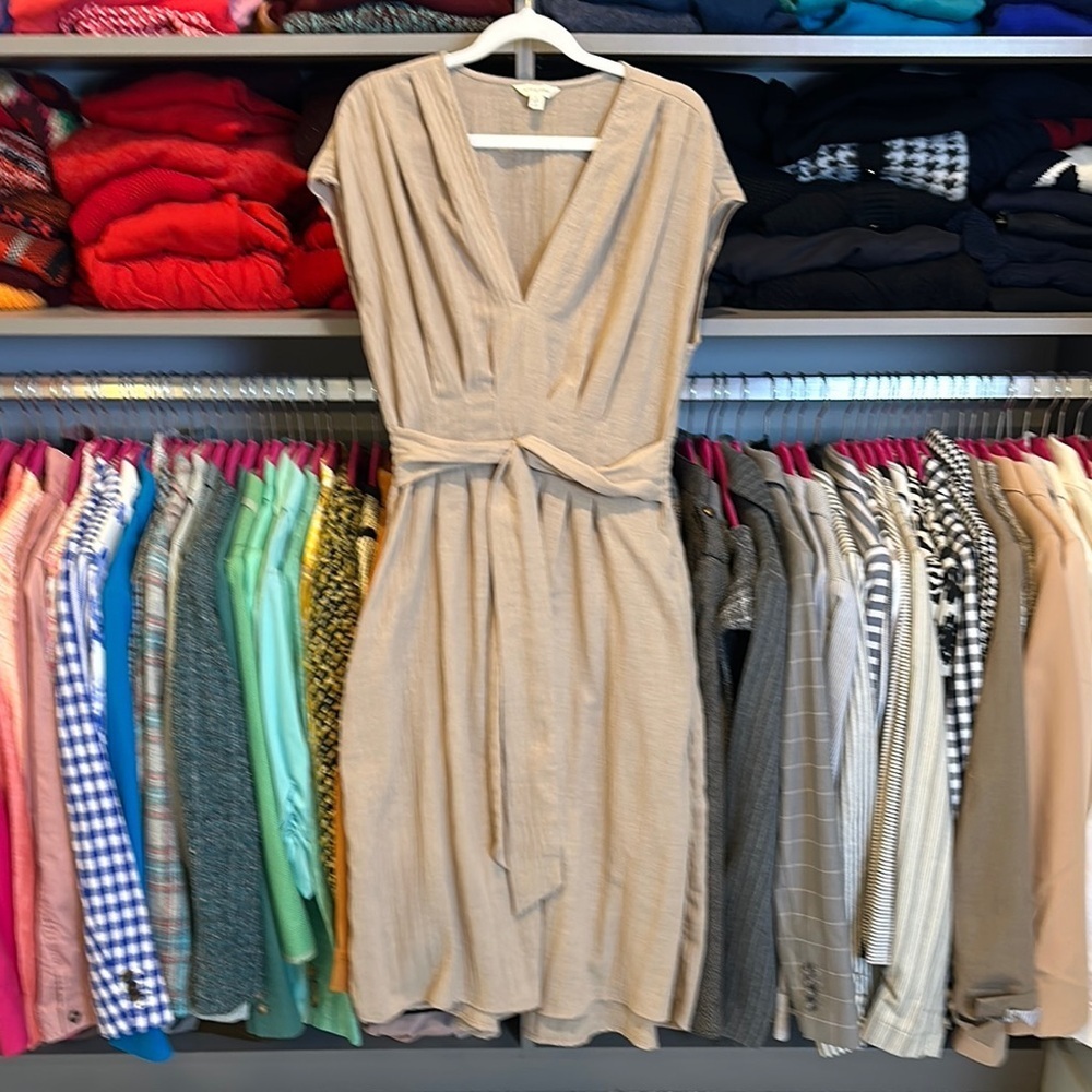 Max Studio tan elastic back waistband sleeveless 2 pocket midi dress size S
